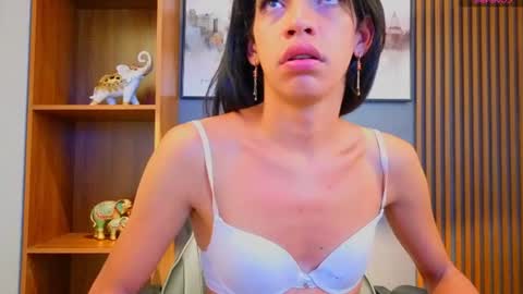 Snapshot of alahia__rodriguez chatting on July 10, 10:51 am Alahia Rodriguez online show from July 10, 10:51 am