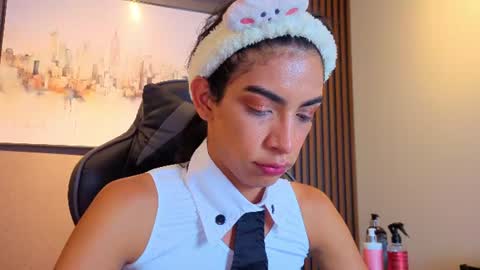 Snapshot of alahia__rodriguez chatting on July 19, 1:26 pm Alahia Rodriguez online show from July 19, 1:26 pm