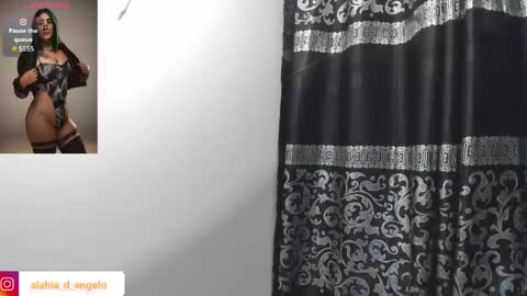 Snapshot of alahia_dangelo_ chatting on May 4, 5:20 pm ALAHIA online show from May 4, 5:20 pm