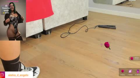 Snapshot of alahia_dangelo_ chatting on May 13, 6:16 pm ALAHIA online show from May 13, 6:16 pm