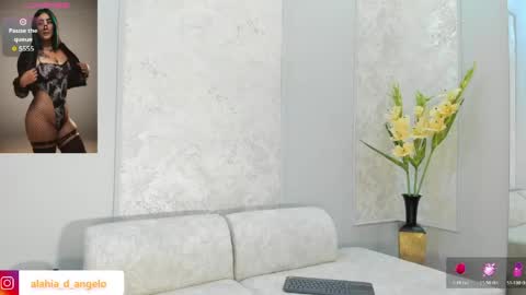 Snapshot of alahia_dangelo_ chatting on May 14, 5:53 pm ALAHIA online show from May 14, 5:53 pm