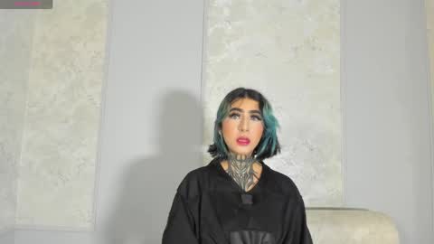Snapshot of alahia_dangelo_ chatting on June 9, 5:46 pm ALAHIA online show from June 9, 5:46 pm
