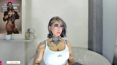 Snapshot of alahia_dangelo_ chatting on June 14, 4:42 pm ALAHIA online show from June 14, 4:42 pm