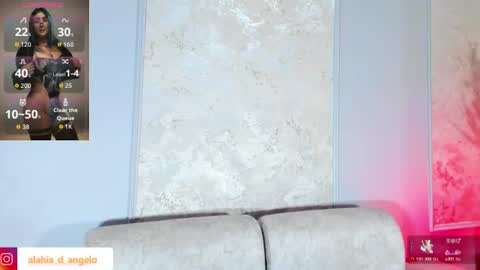 Snapshot of alahia_dangelo_ chatting on June 18, 6:01 pm ALAHIA online show from June 18, 6:01 pm
