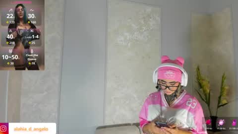 Snapshot of alahia_dangelo_ chatting on July 13, 5:38 pm ALAHIA online show from July 13, 5:38 pm