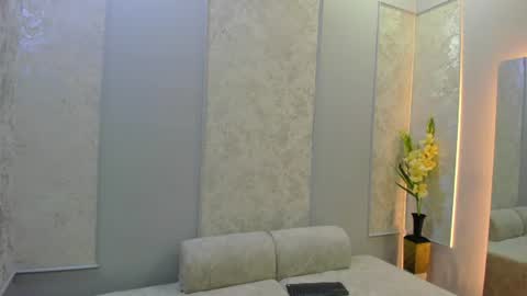 Snapshot of alahia_dangelo_ chatting on July 23, 5:33 pm ALAHIA online show from July 23, 5:33 pm