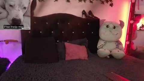 Snapshot of alaia_asuka chatting on December 1, 2:27 am Alaia online show from December 1, 2:27 am