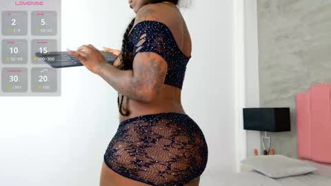alaia_colins online show from May 27, 1:46 am