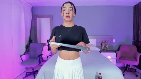 Snapshot of alaiaguerra chatting on November 6, 7:37 pm alaiaguerra online show from November 6, 7:37 pm