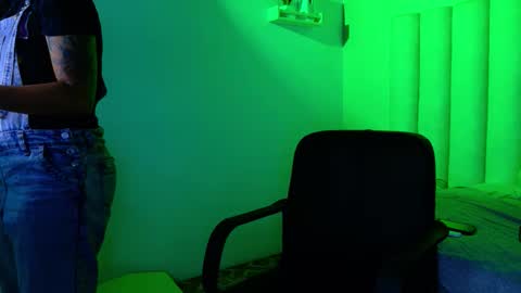 Snapshot of alaiarogers chatting on October 24, 11:39 am Alaia online show from October 24, 11:39 am