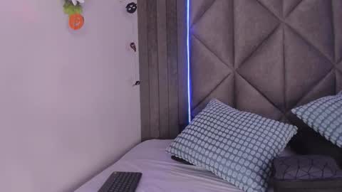 Snapshot of alaiarogers chatting on October 27, 11:36 am Alaia online show from October 27, 11:36 am