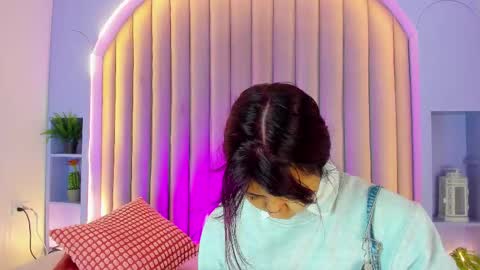 Snapshot of alaiarogers chatting on November 6, 11:44 am Alaia online show from November 6, 11:44 am