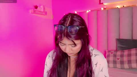 Snapshot of alaiarogers chatting on November 8, 11:32 am Alaia online show from November 8, 11:32 am