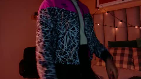 Snapshot of alaiarogers chatting on November 21, 11:31 am Alaia online show from November 21, 11:31 am