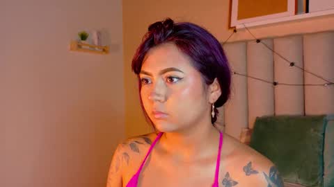 Snapshot of alaiarogers chatting on December 1, 11:37 am Alaia online show from December 1, 11:37 am