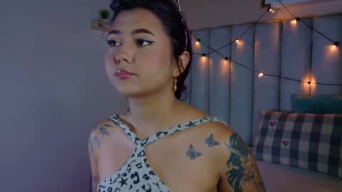 Snapshot of alaiarogers chatting on December 5, 11:30 am Alaia online show from December 5, 11:30 am