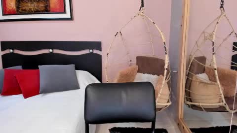     online show from November 12, 7:13 pm