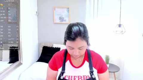 Snapshot of alaiasmile_ chatting on May 6, 7:30 pm online show from May 6, 7:30 pm