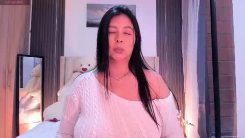 Snapshot of alaiasmile_ chatting on July 16, 6:25 pm online show from July 16, 6:25 pm