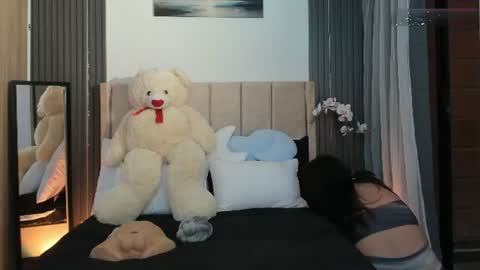 Snapshot of alaiasmile_ chatting on July 22, 4:21 pm online show from July 22, 4:21 pm