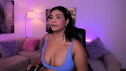 Snapshot of alaiia7 chatting on June 8, 7:03 pm Alaia online show from June 8, 7:03 pm