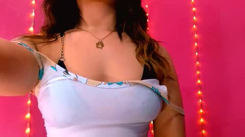 Snapshot of alaiia_rosse chatting on March 4, 8:59 pm Alaiia online show from March 4, 8:59 pm