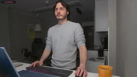 Maxi  online show from February 20, 12:15 pm