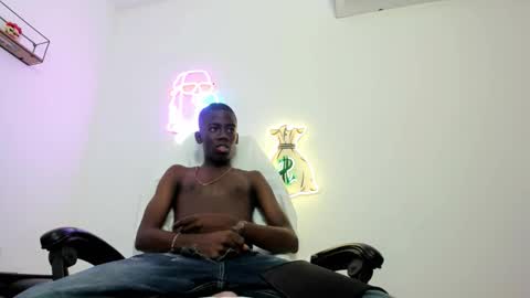 Snapshot of alan_blacke chatting on November 10, 9:36 pm alan_blacke online show from November 10, 9:36 pm