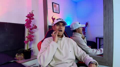 alan_colthon online show from May 6, 3:46 am