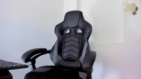 Snapshot of alan_muscle chatting on January 23, 8:46 am Alan online show from January 23, 8:46 am