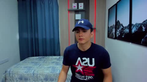 Snapshot of alan_nd_kevin chatting on January 26, 11:39 am Alan Kevin can we reach 100 thumbs up please guys online show from January 26, 11:39 am