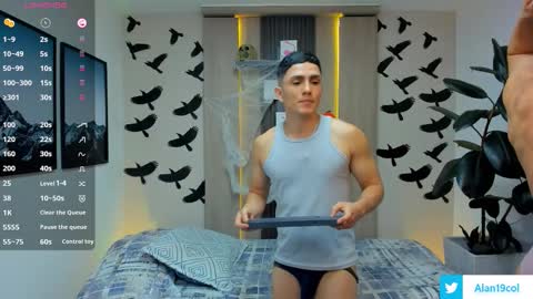 Snapshot of alan_nd_kevin chatting on October 16, 7:15 pm Alan Kevin can we reach 100 thumbs up please guys online show from October 16, 7:15 pm