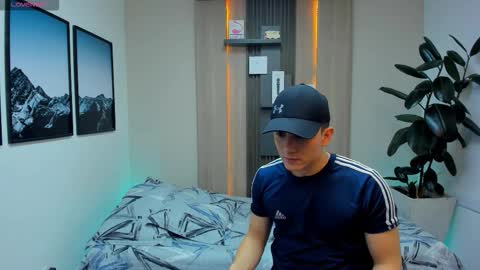 Alan  Kevin can we reach 100 thumbs up please guys  online show from February 17, 7:09 pm