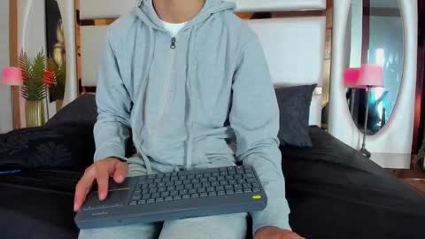 ---Alan--- online show from March 5, 9:49 am