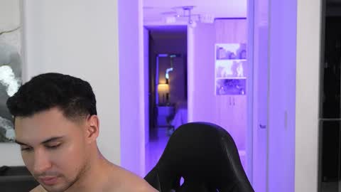 Alan Vidal online show from November 17, 12:05 am