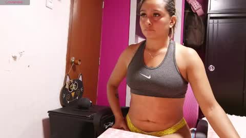 Snapshot of alana0701 chatting on May 22, 8:47 pm Alana online show from May 22, 8:47 pm