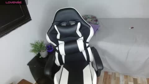 alana online show from December 17, 3:12 am