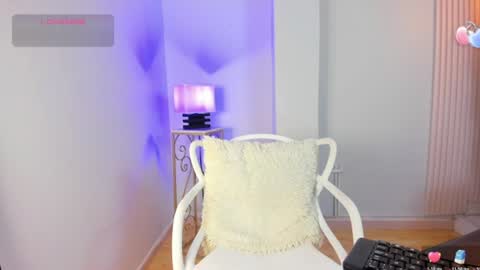 Snapshot of alana__rossetti chatting on June 23, 12:14 pm Alana online show from June 23, 12:14 pm