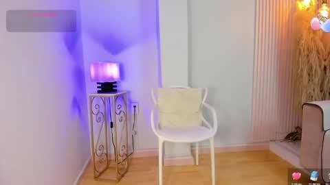 Snapshot of alana__rossetti chatting on July 3, 12:11 pm Alana online show from July 3, 12:11 pm
