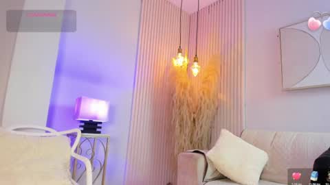 Snapshot of alana__rossetti chatting on July 11, 3:20 am Alana online show from July 11, 3:20 am