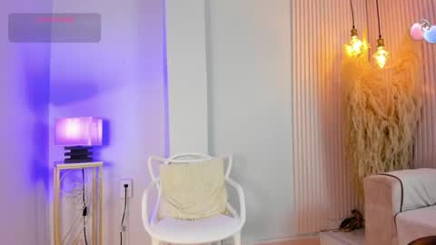 Snapshot of alana__rossetti chatting on July 13, 2:58 am Alana online show from July 13, 2:58 am