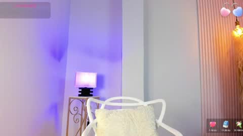 Snapshot of alana__rossetti chatting on July 24, 12:14 pm Alana online show from July 24, 12:14 pm