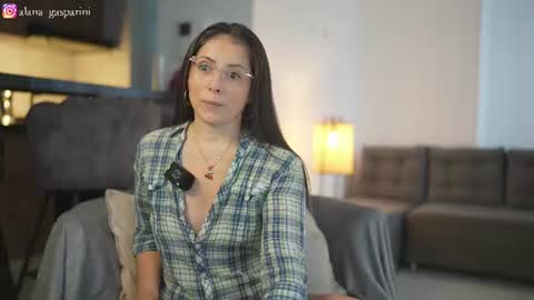 Snapshot of alana_gasparani chatting on July 14, 7:30 pm Alana Gasparini online show from July 14, 7:30 pm