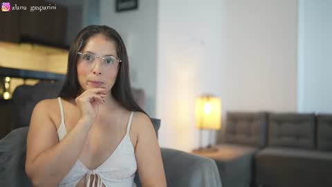 Snapshot of alana_gasparani chatting on July 28, 8:01 pm Alana Gasparini online show from July 28, 8:01 pm