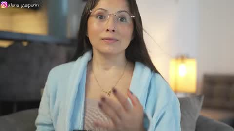 Snapshot of alana_gasparani chatting on August 4, 8:11 pm Alana Gasparini online show from August 4, 8:11 pm