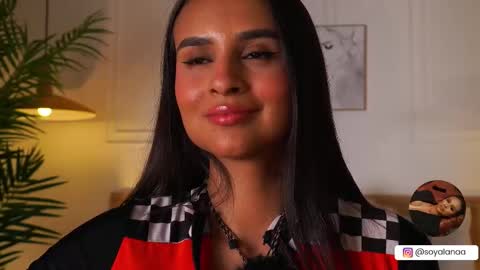 Snapshot of alana_haze chatting on October 31, 4:02 am Alana online show from October 31, 4:02 am