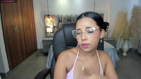 alana  online show from July 21, 8:11 pm