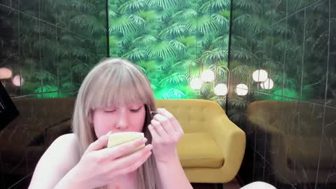 Snapshot of alana_soft chatting on January 12, 6:49 am Alana online show from January 12, 6:49 am