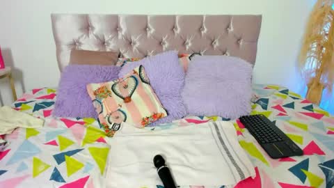 alana_vega69 online show from June 2, 12:40 pm
