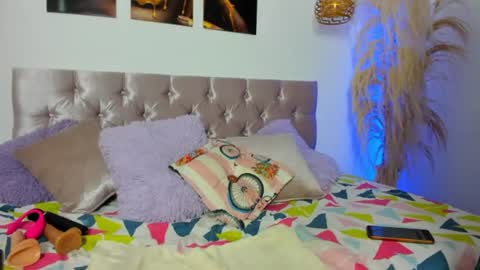 alana_vega69 online show from June 10, 12:26 pm